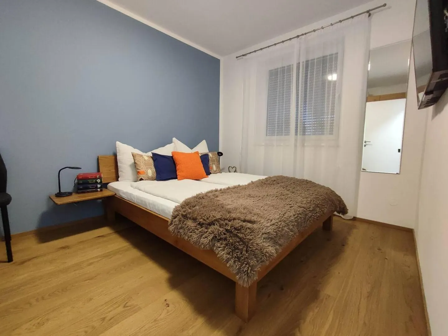 Homestay Modernes Zimmer Mit Kostenlosem Parkplatz - Lima Vermietung Vienna